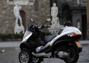 Piaggio MP3 Hybrid